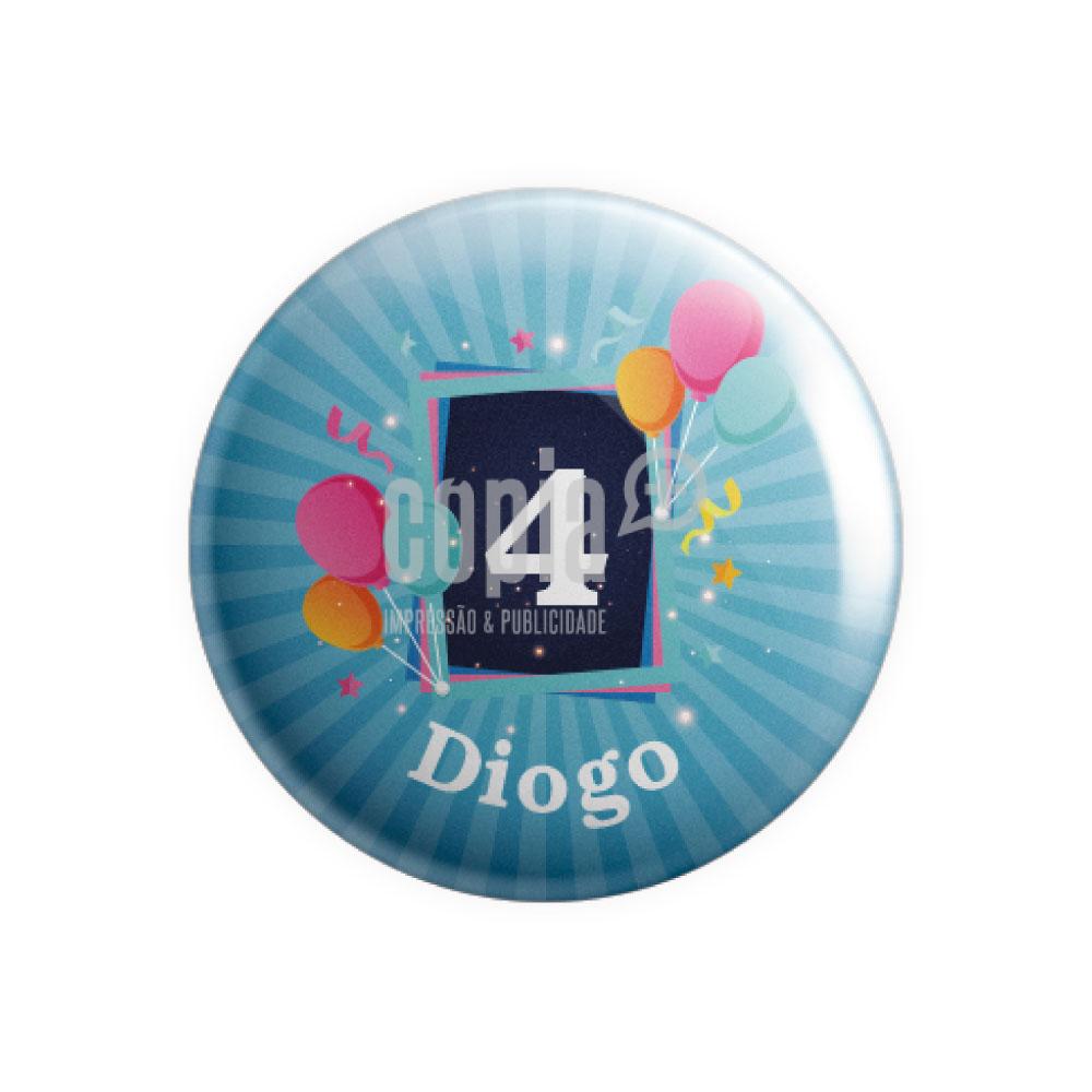 crachá aniversário modelo1